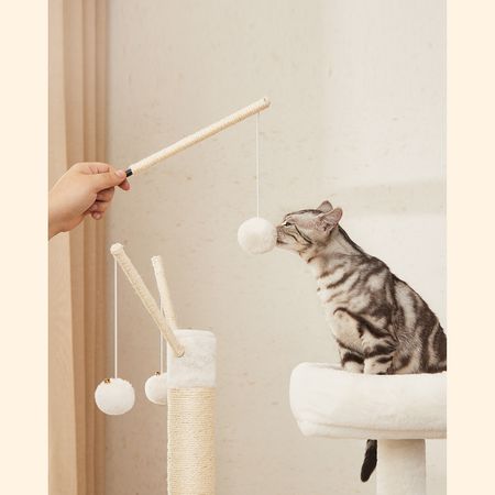 6. Bild von Kratzbaum mit Katzenklo-Schrank