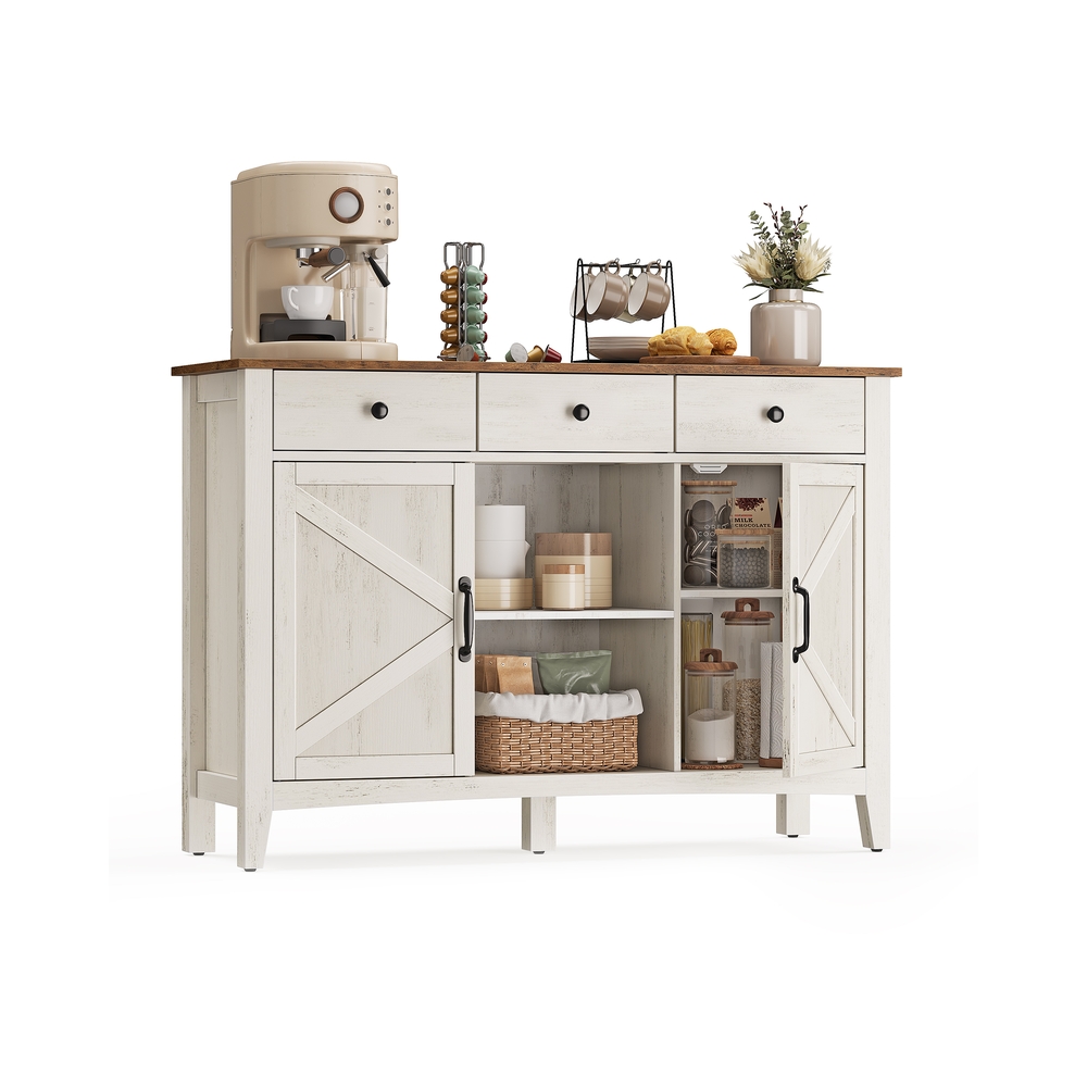 Sideboard im Landhausstil mit Schubladen und Türen