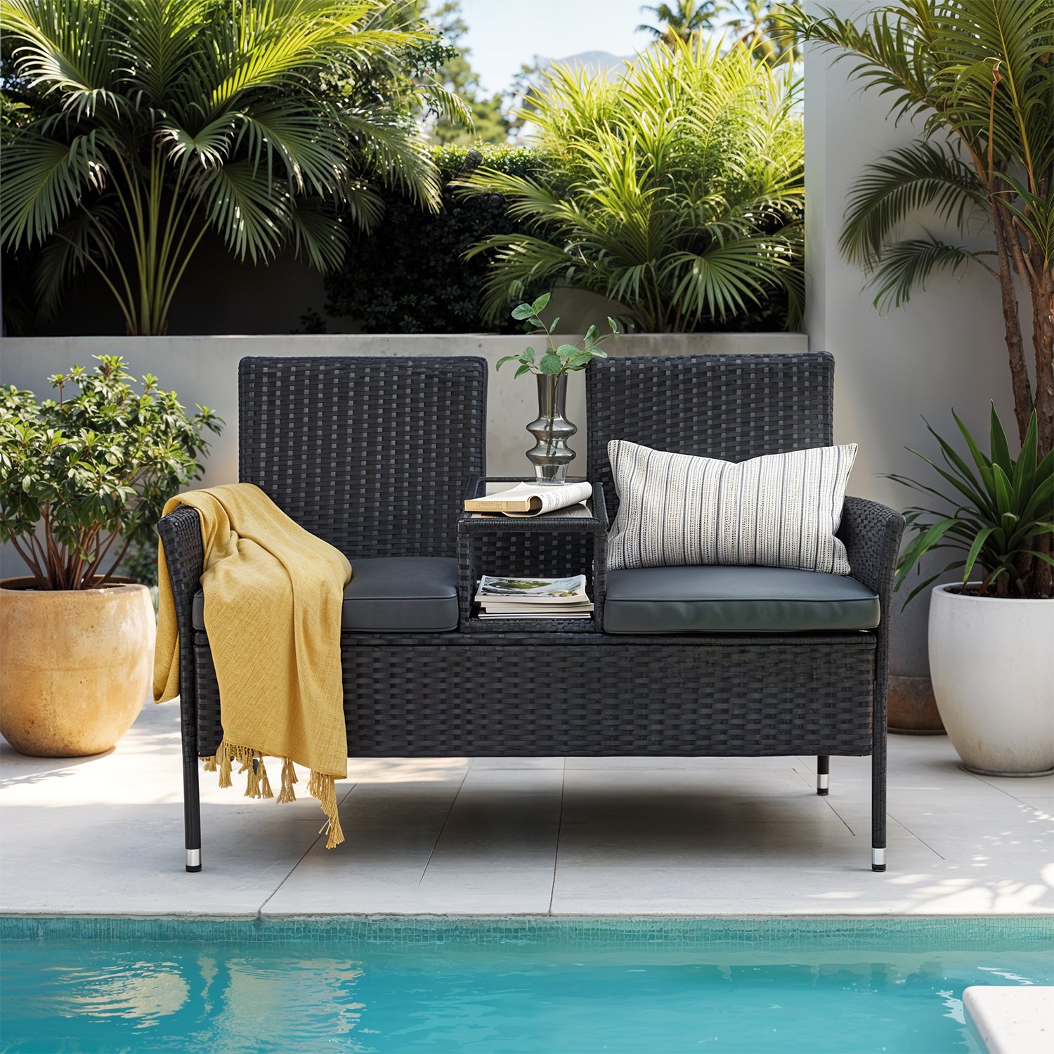 Gartenmöbel, Balkonmöbel aus PE-Polyrattan, mit Tisch