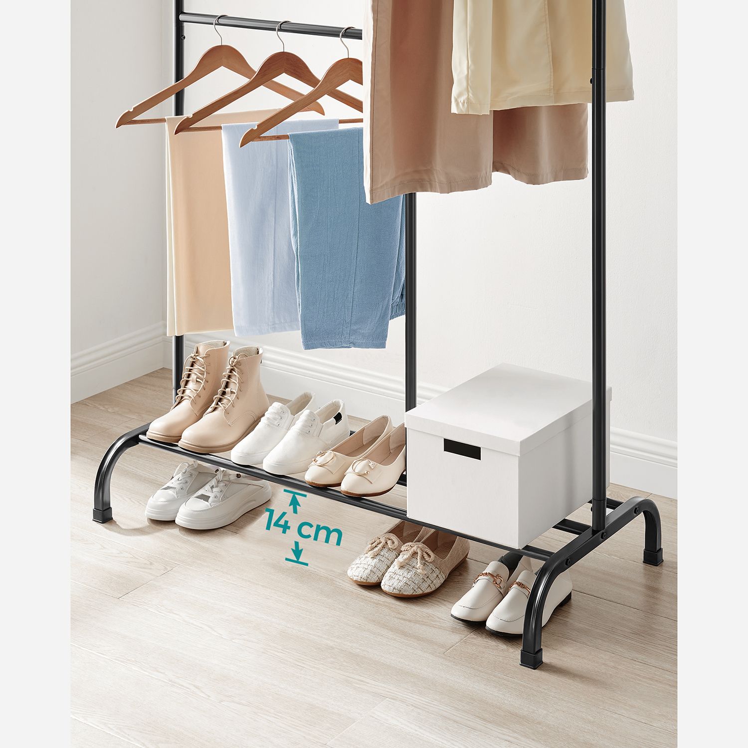 Drabužių stovas su batų laikikliu