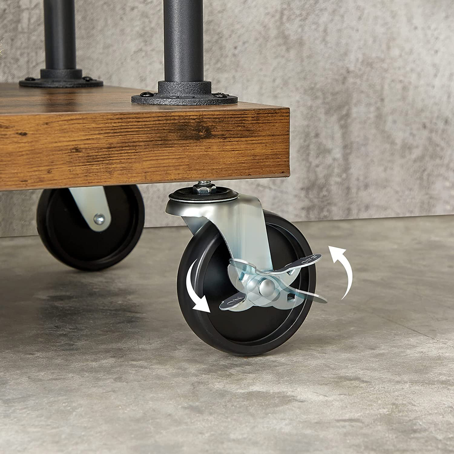 Drabužių kabykla su grotelinėmis lentynomis pramoninio stiliaus