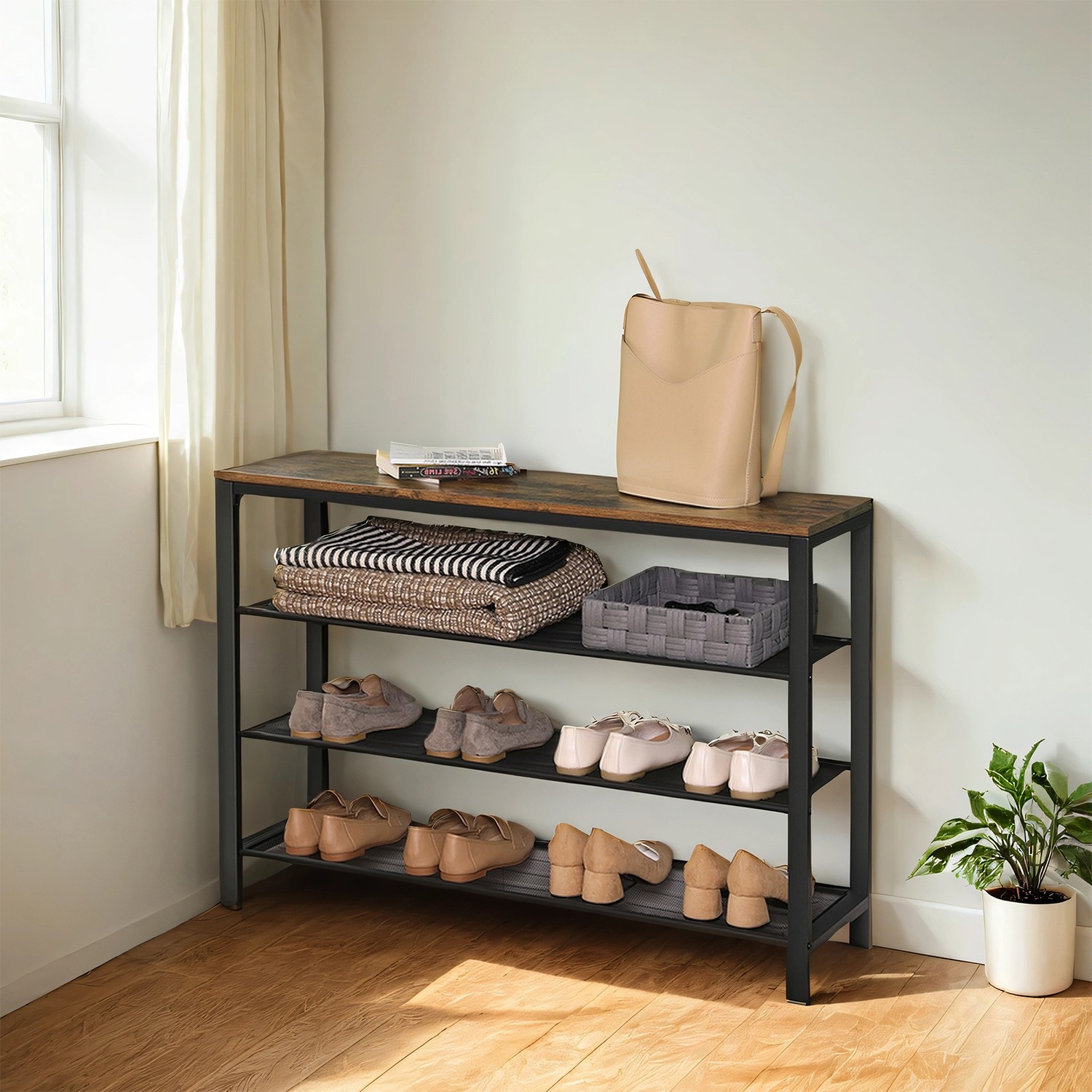 Schuhregal mit Gitterablagen