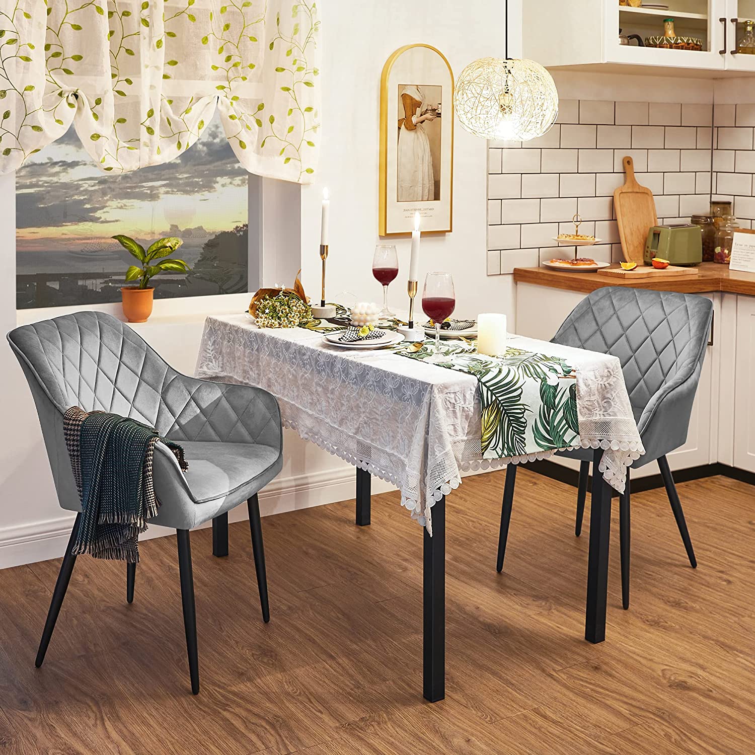 Valgomojo kėdė šviesiai pilka