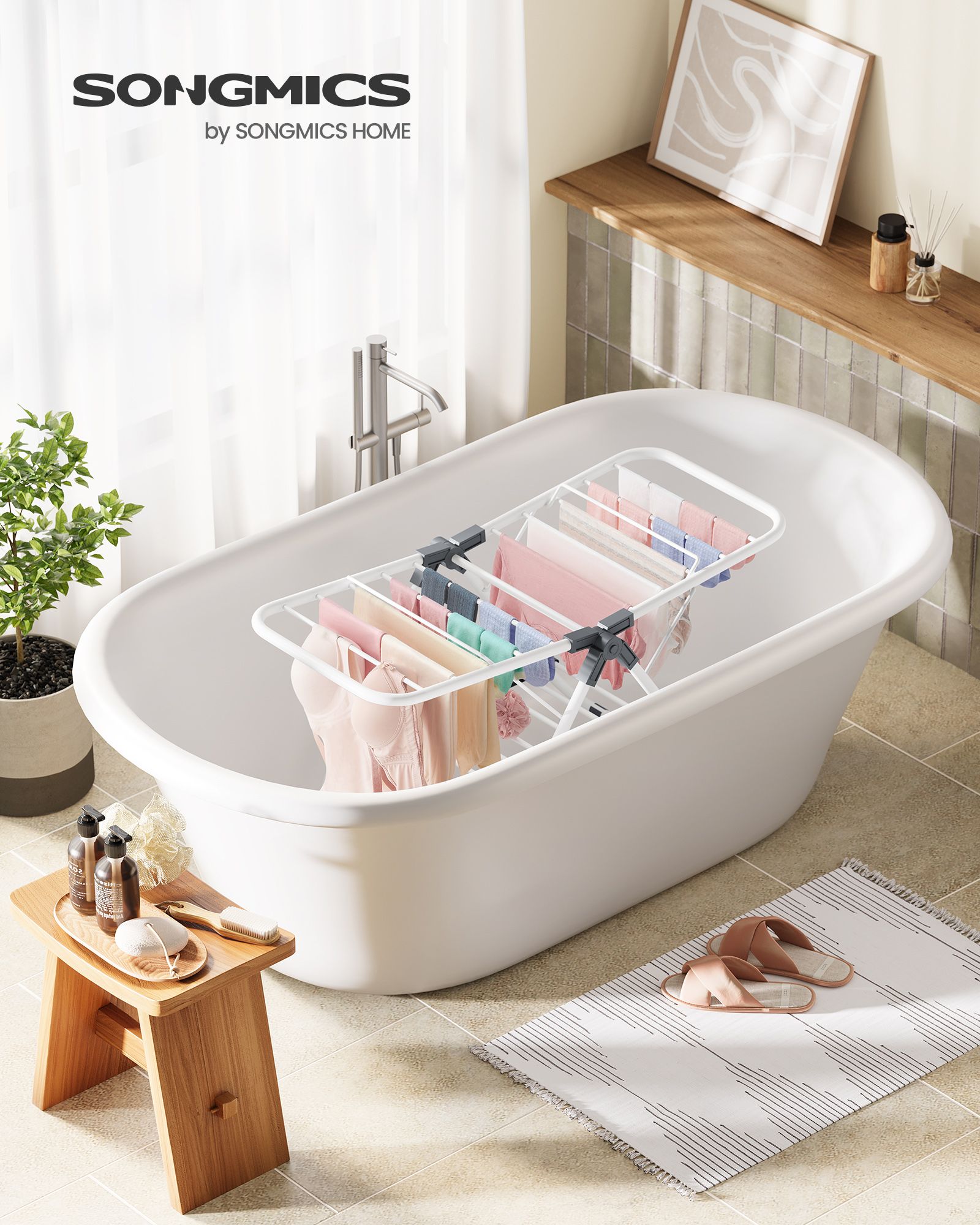 Debesuotas baltas metalinis drabužių žirgas su 2 sparnais